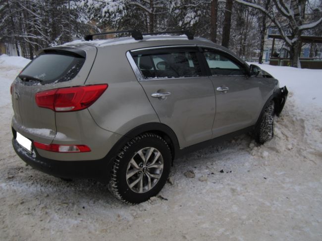 В Ухте на улице Авиационная столкнулись Kia Sportage и ВАЗ. В аварии пострадала девочка 2022 г.р.